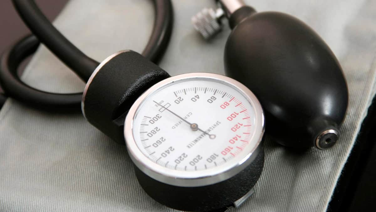 What Can Raise Blood Pressure? Alcohol, Dehydration, Nicotine, & More